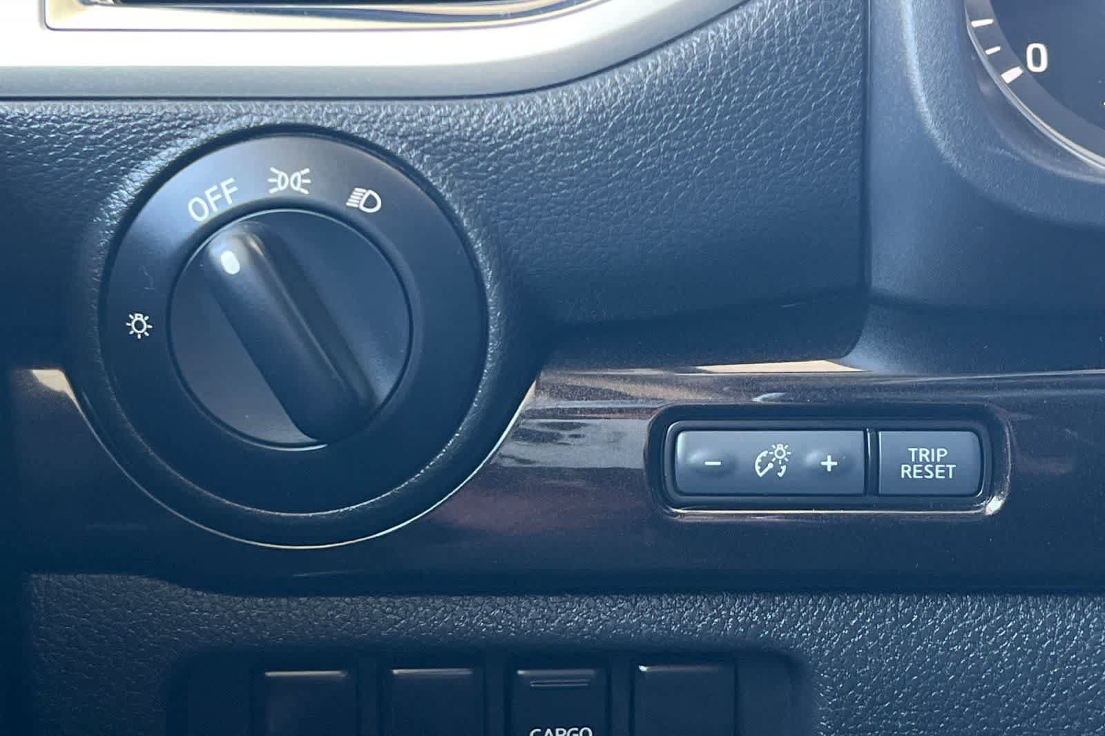 Used 2019 Nissan Titan SV RWD image 31