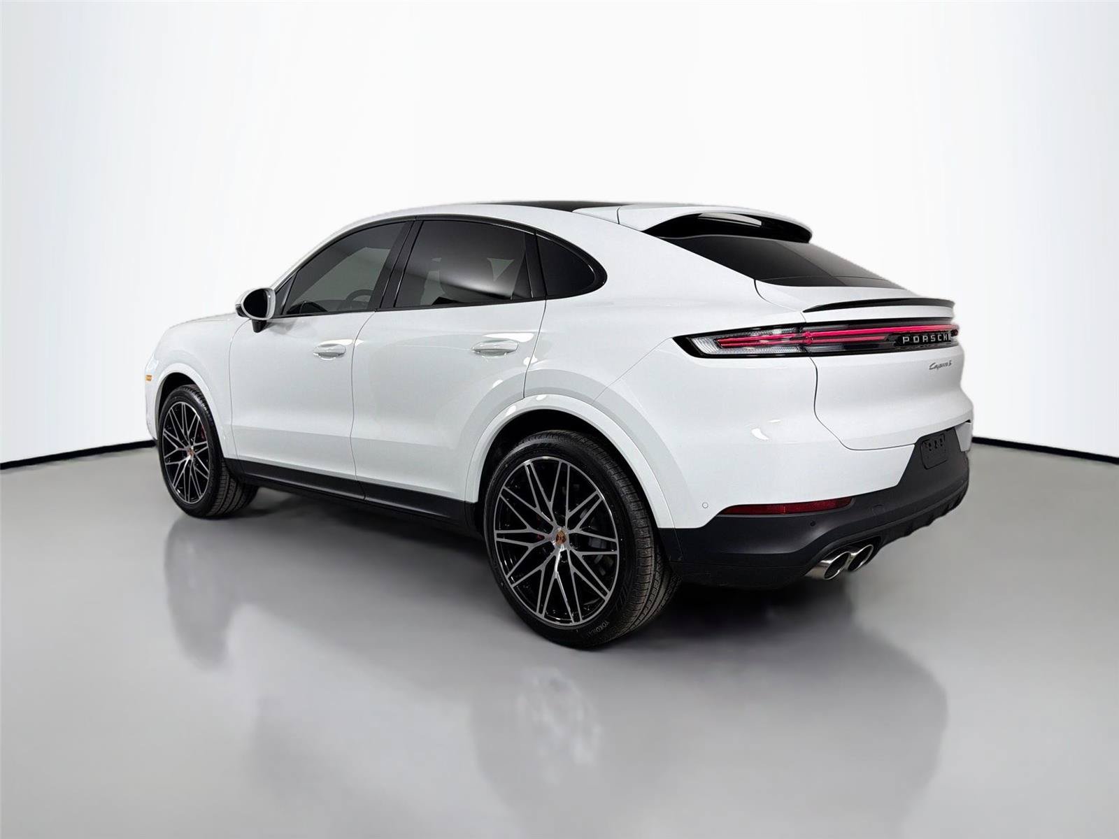 Used 2026 Porsche Cayenne S AWD/4WD image 3