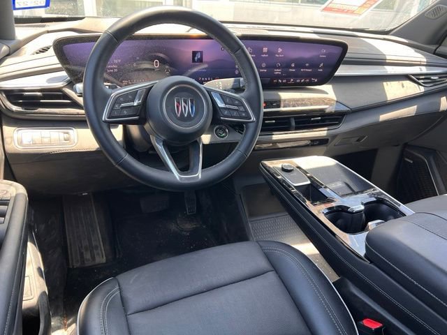 Used 2025 Buick Enclave Preferred AWD/4WD image 13