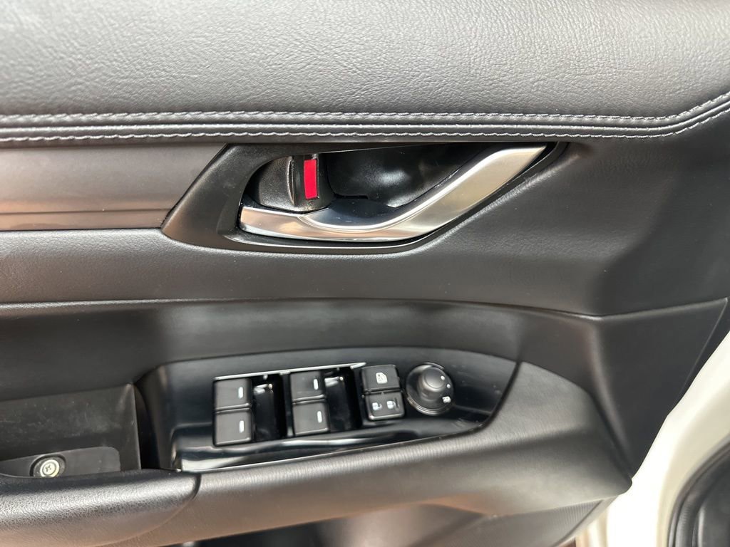 Used 2018 MAZDA CX-5 Touring image 22