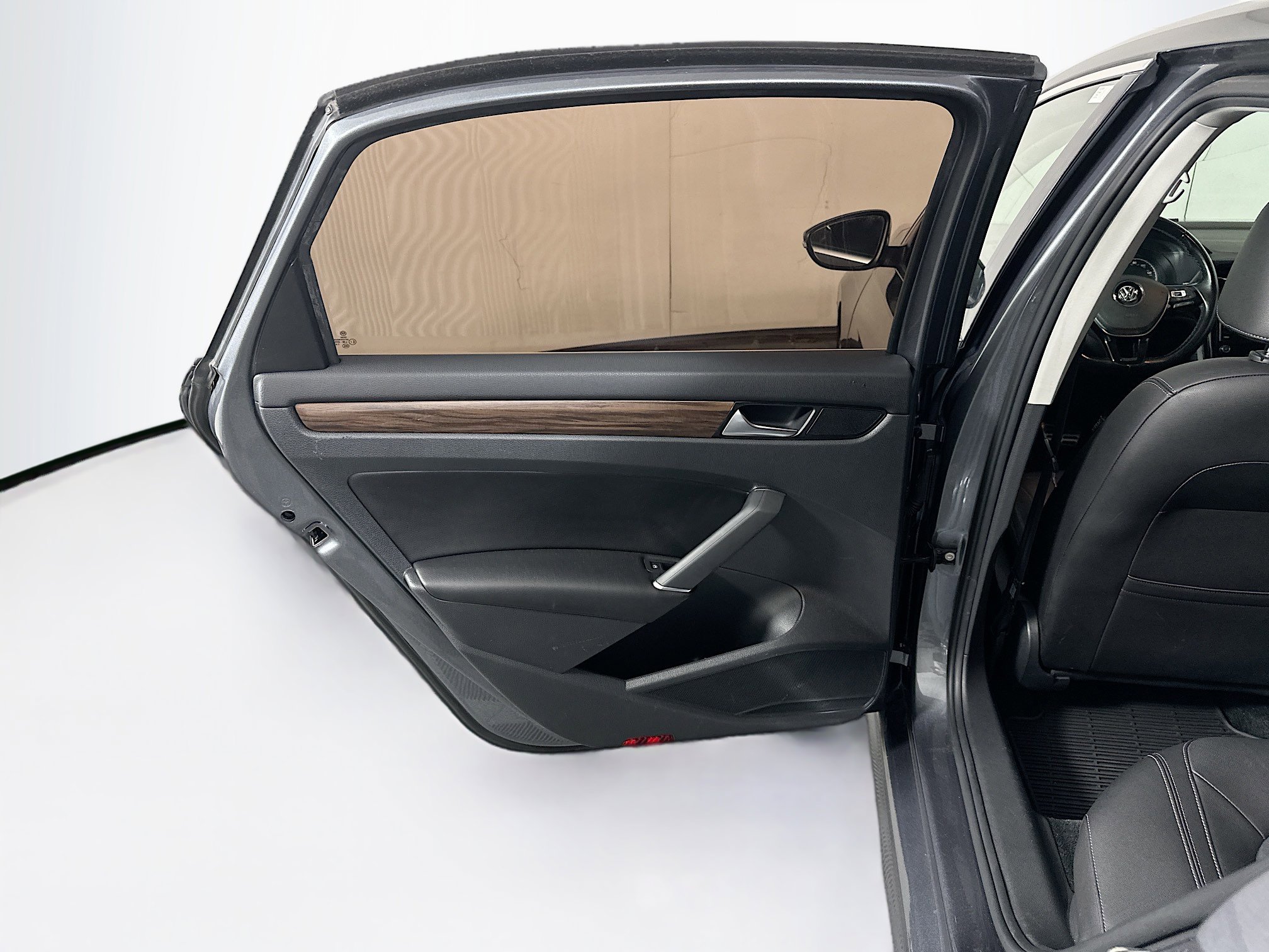 Used 2020 Volkswagen Passat 2.0T SEL image 27