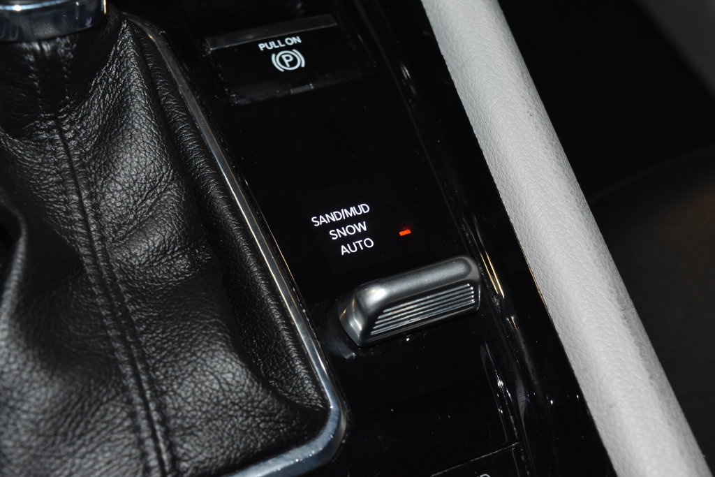Used 2024 Jeep Compass Limited AWD/4WD image 16