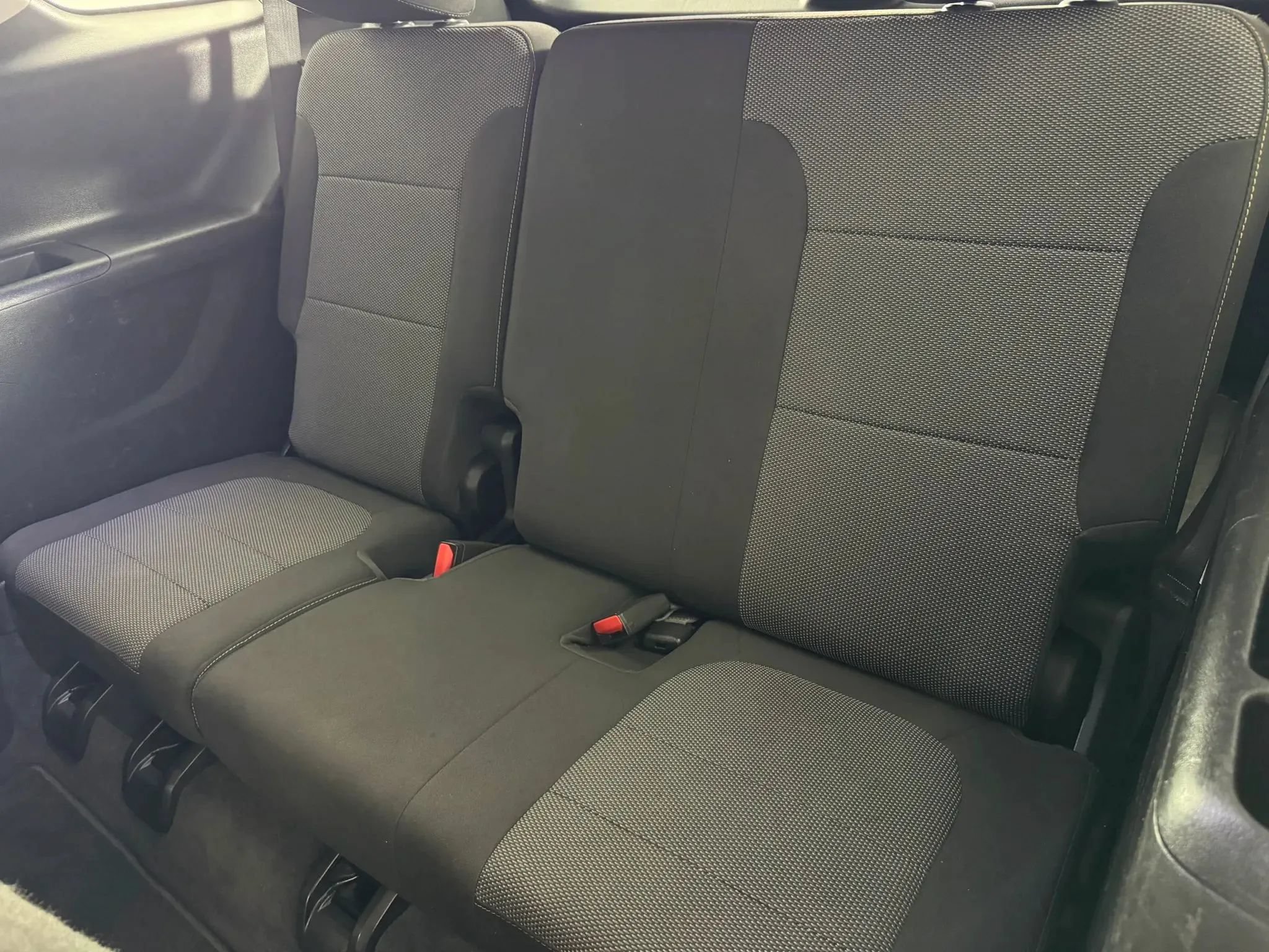 Used 2020 Chevrolet Traverse LT FWD image 38
