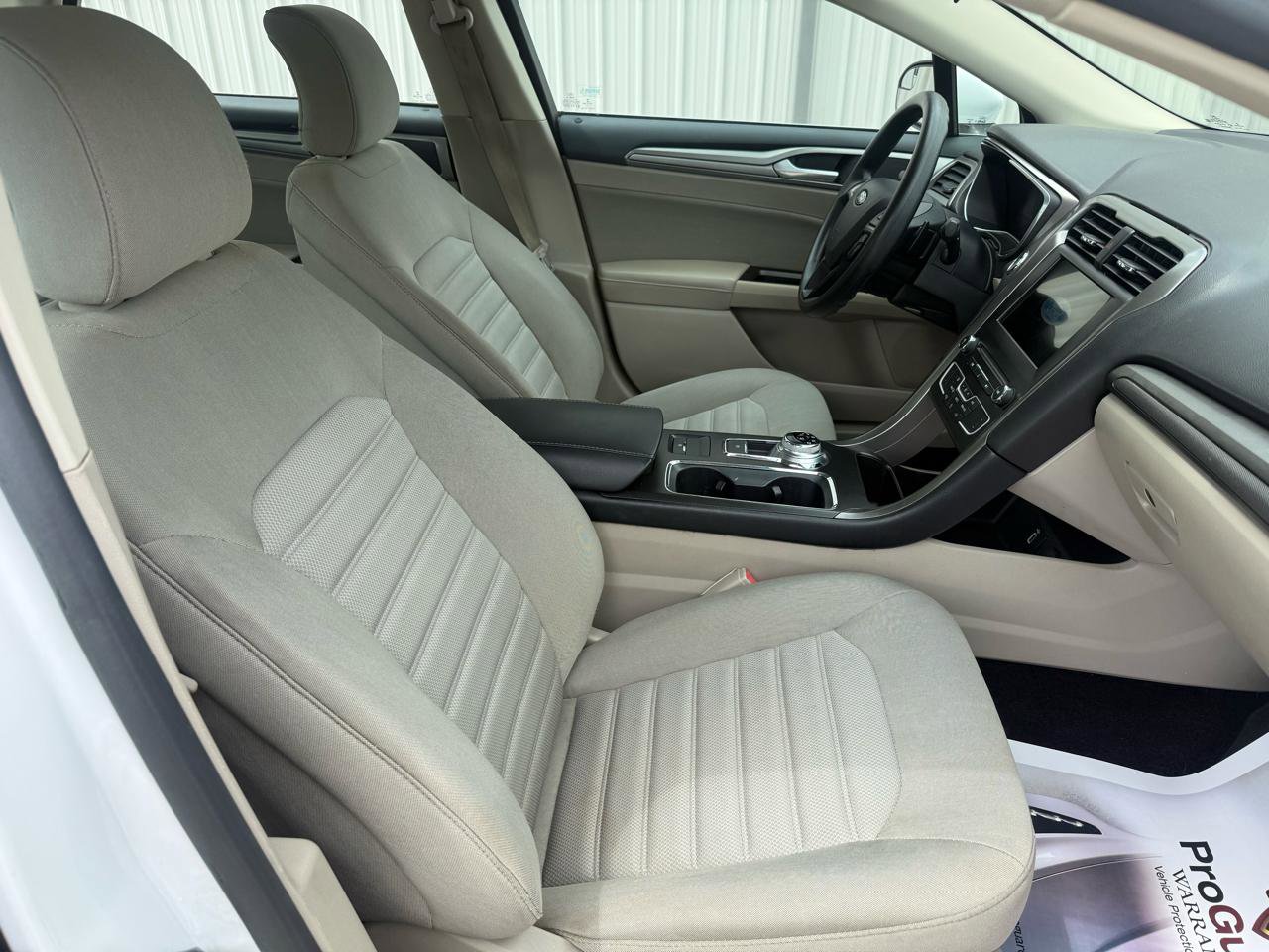 Used 2017 Ford Fusion SE w/ Fusion SE Technology Package FWD image 32