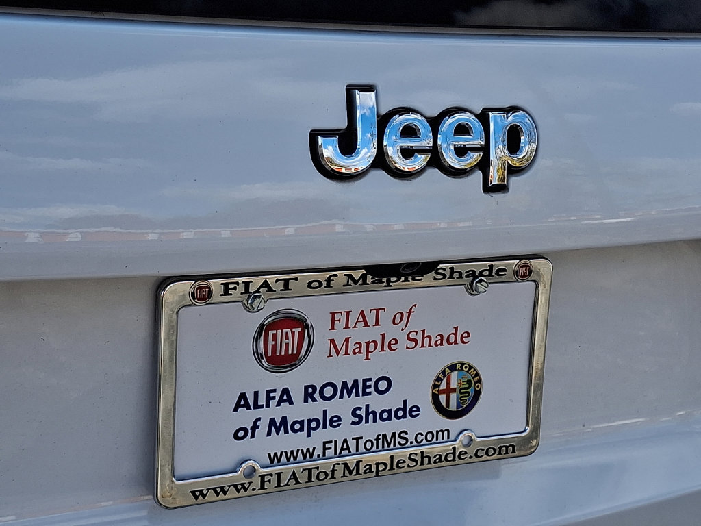 Used 2019 Jeep Cherokee Limited image 17