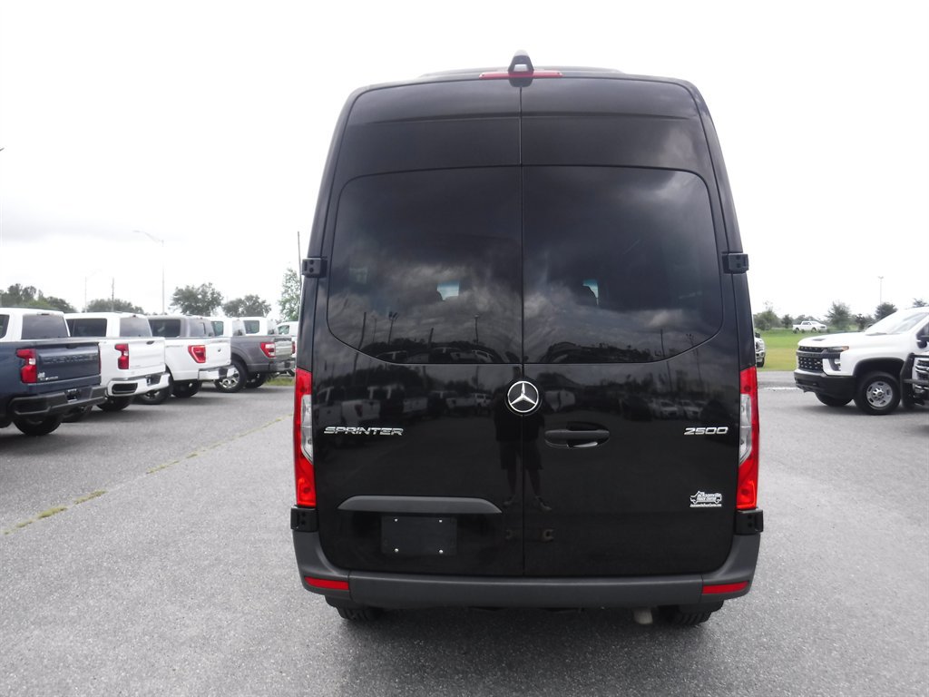 Used 2024 Mercedes-Benz Sprinter 2500 image 9