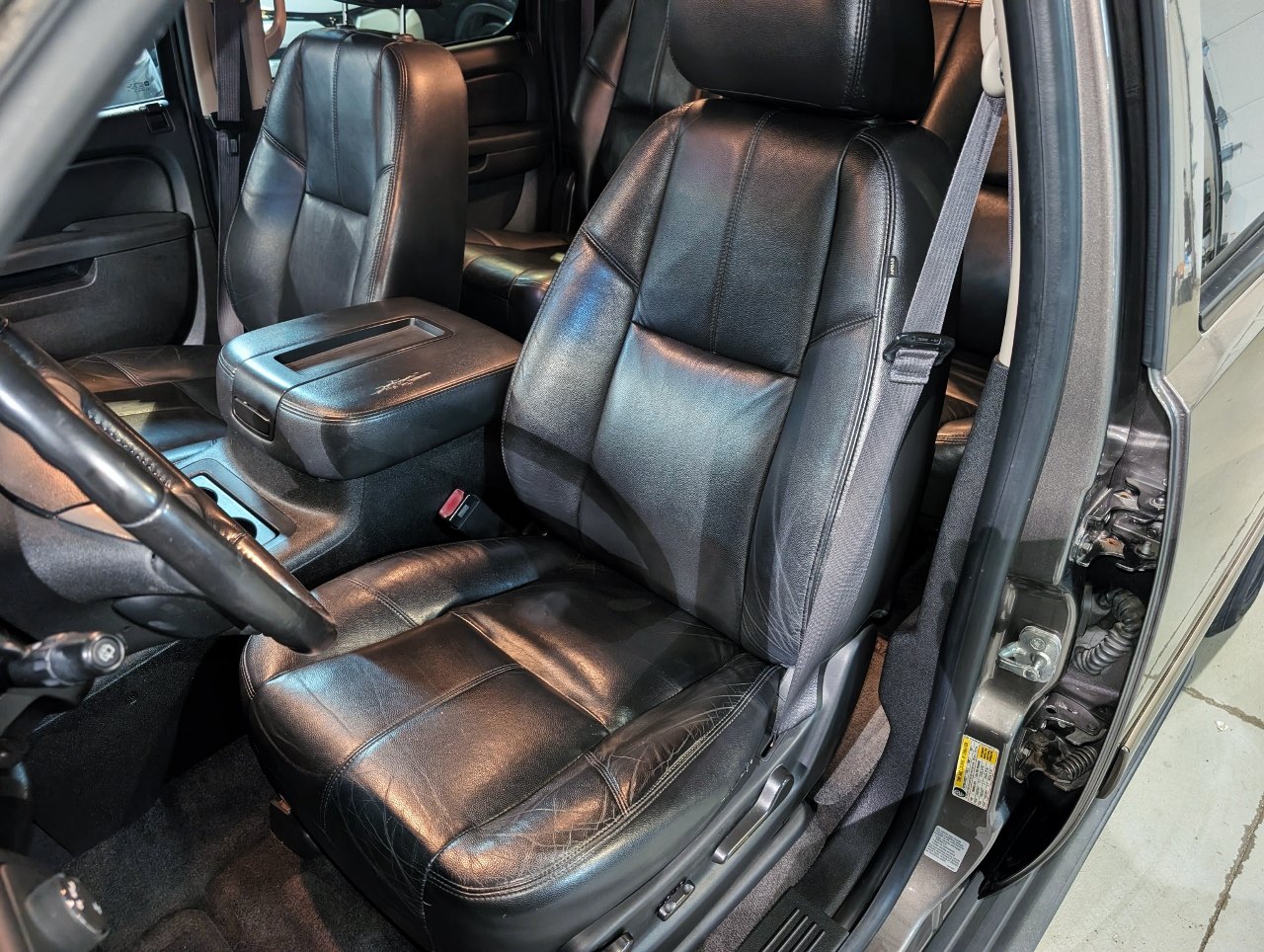 Used 2014 Chevrolet Suburban LT AWD/4WD image 19