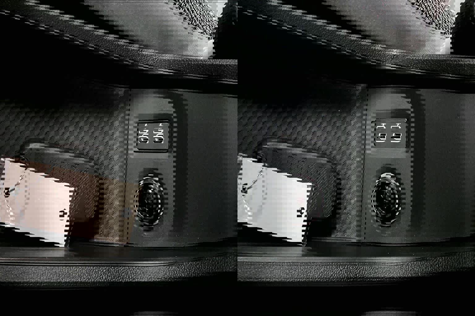 Certified 2025 MINI Cooper 2-Door Hardtop image 35