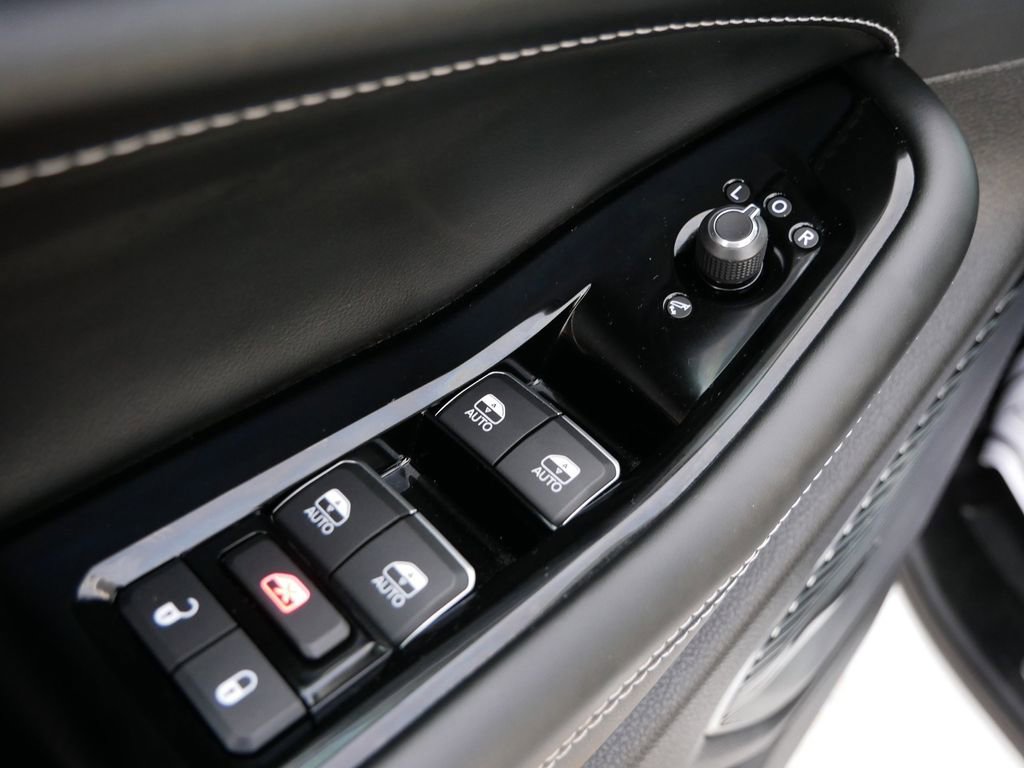 Used 2023 Jeep Grand Cherokee Overland image 16