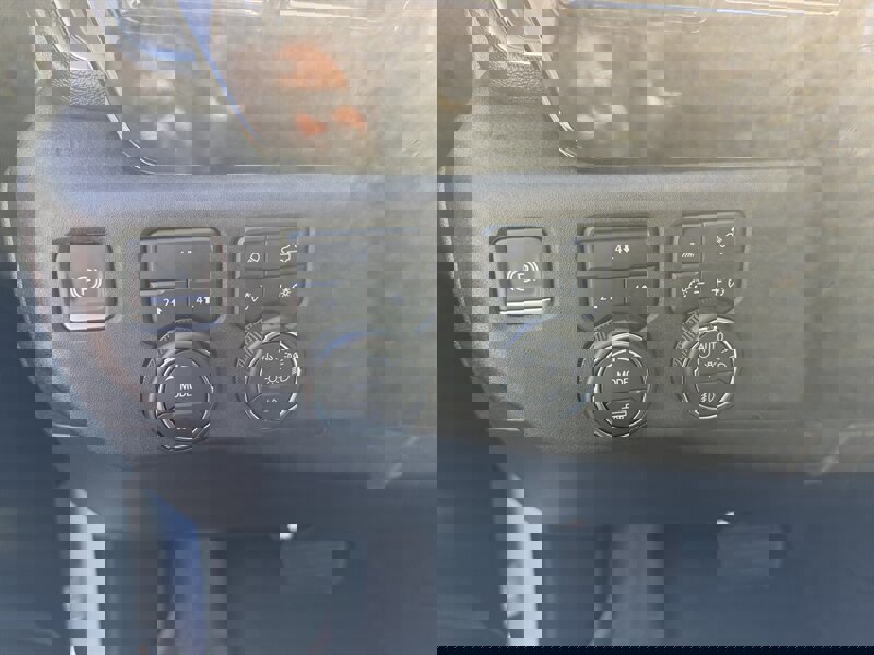 Used 2024 Chevrolet Silverado 2500 LT w/ Convenience Package image 29