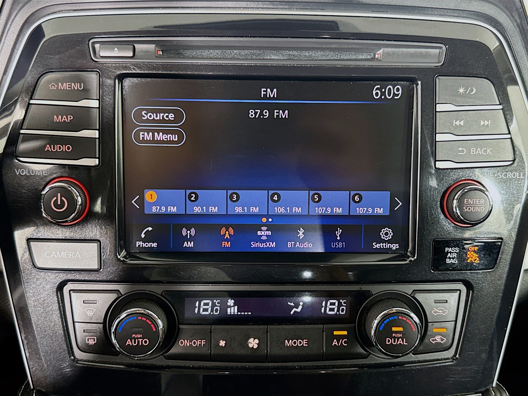 Used 2022 Nissan Maxima SL FWD image 16