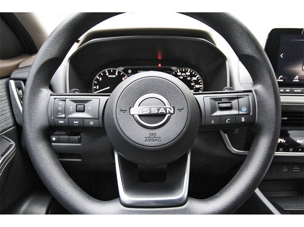 Used 2023 Nissan Rogue SV image 11