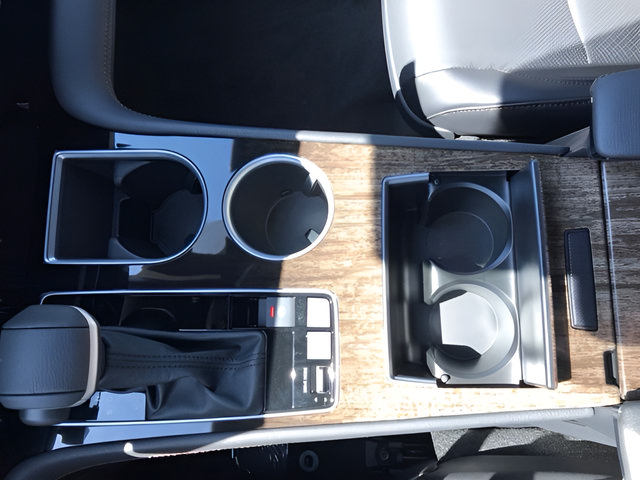 New 2026 Toyota Sienna Platinum AWD/4WD image 19