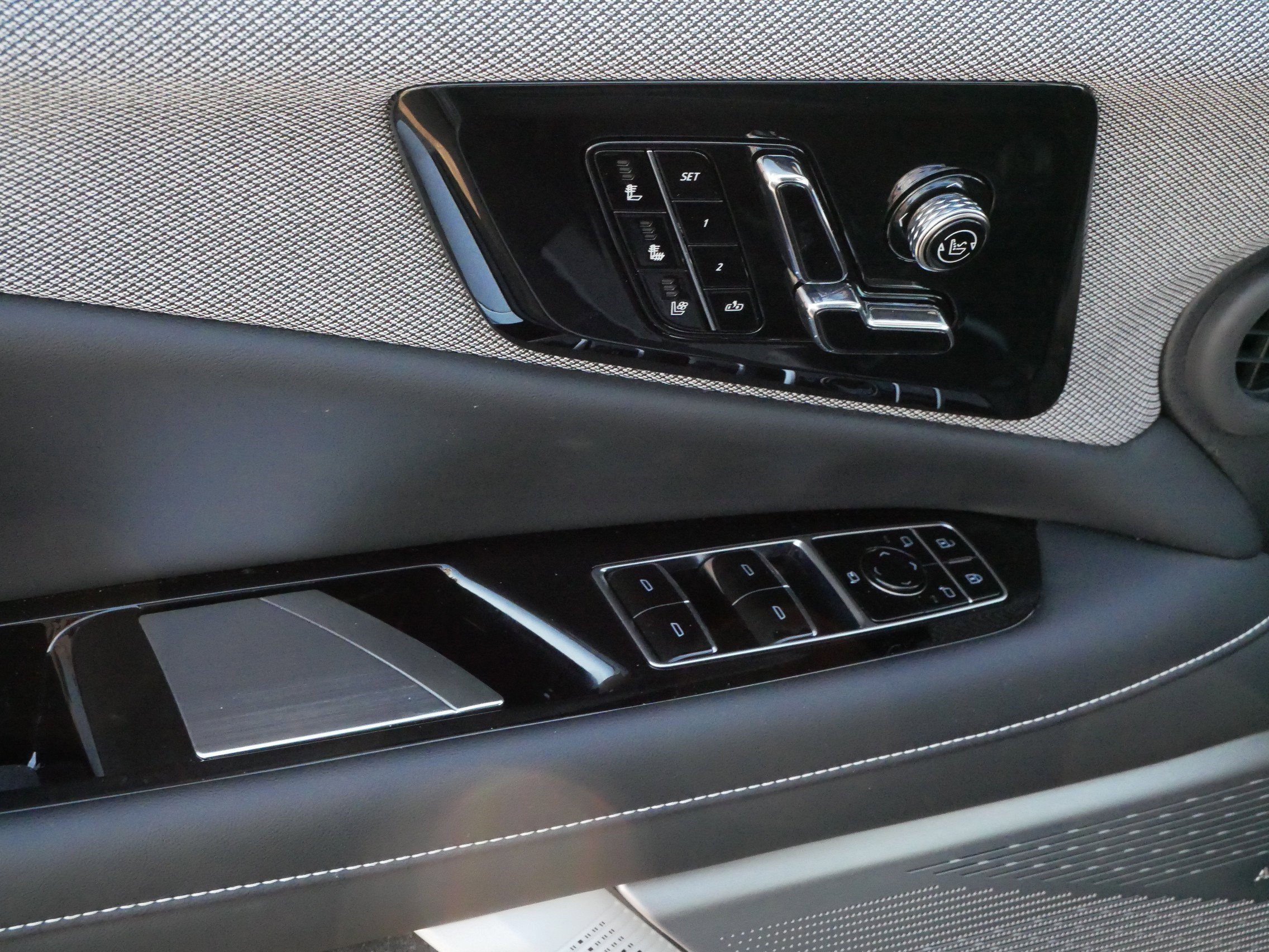 Certified 2025 Cadillac Optiq Sport 2 w/ LPO, Floor Liner Package image 19