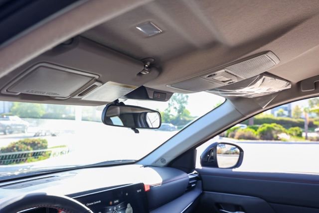 New 2025 Nissan Kicks SR image 13