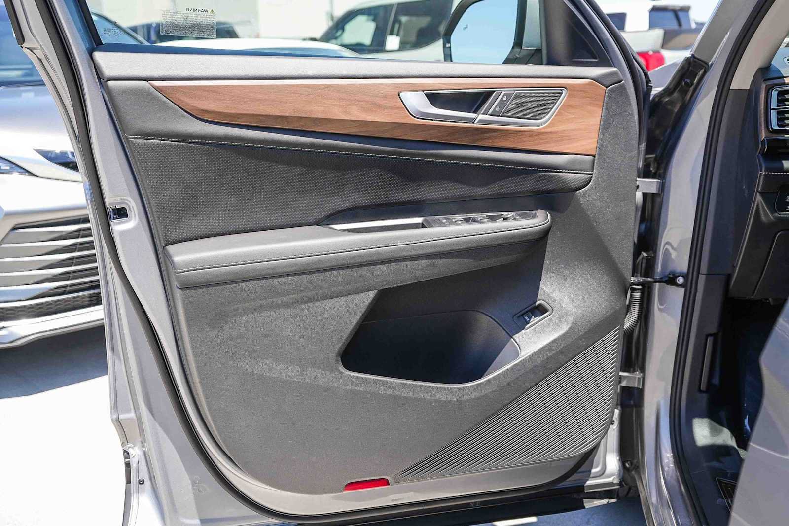 Certified 2026 Volkswagen Atlas SE FWD image 22