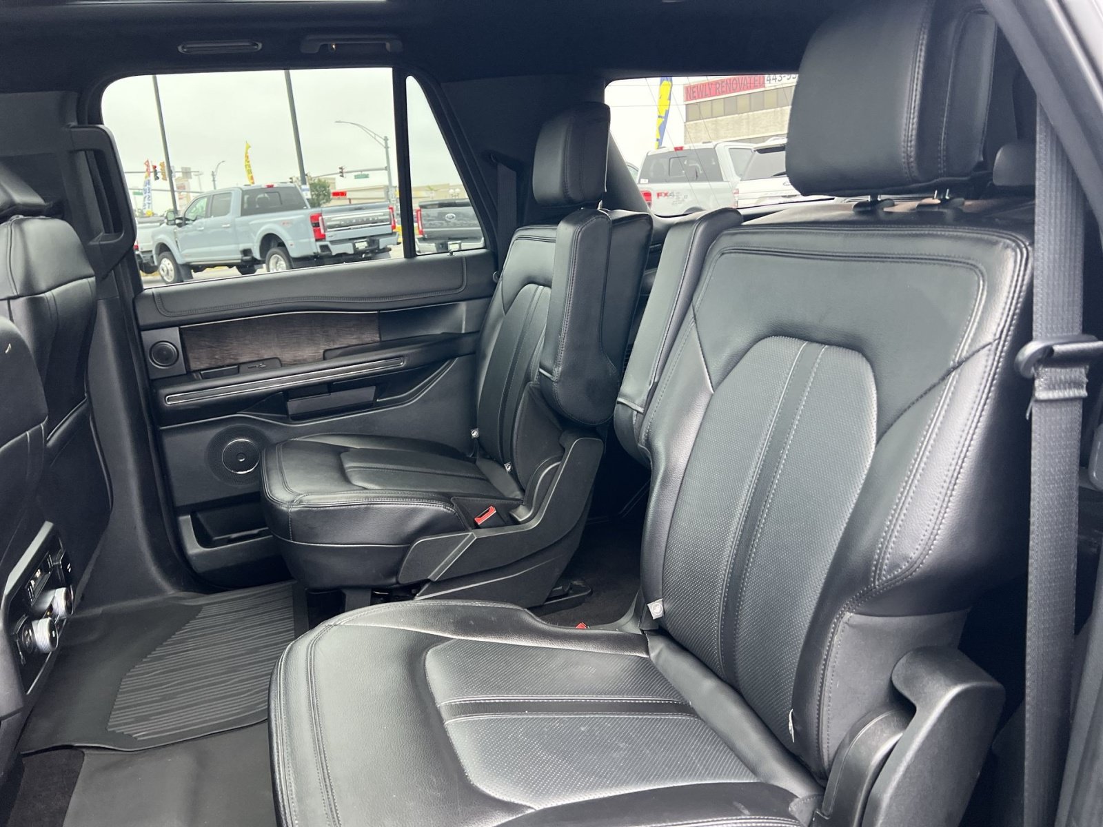 Used 2021 Ford Expedition Max Limited AWD/4WD image 25