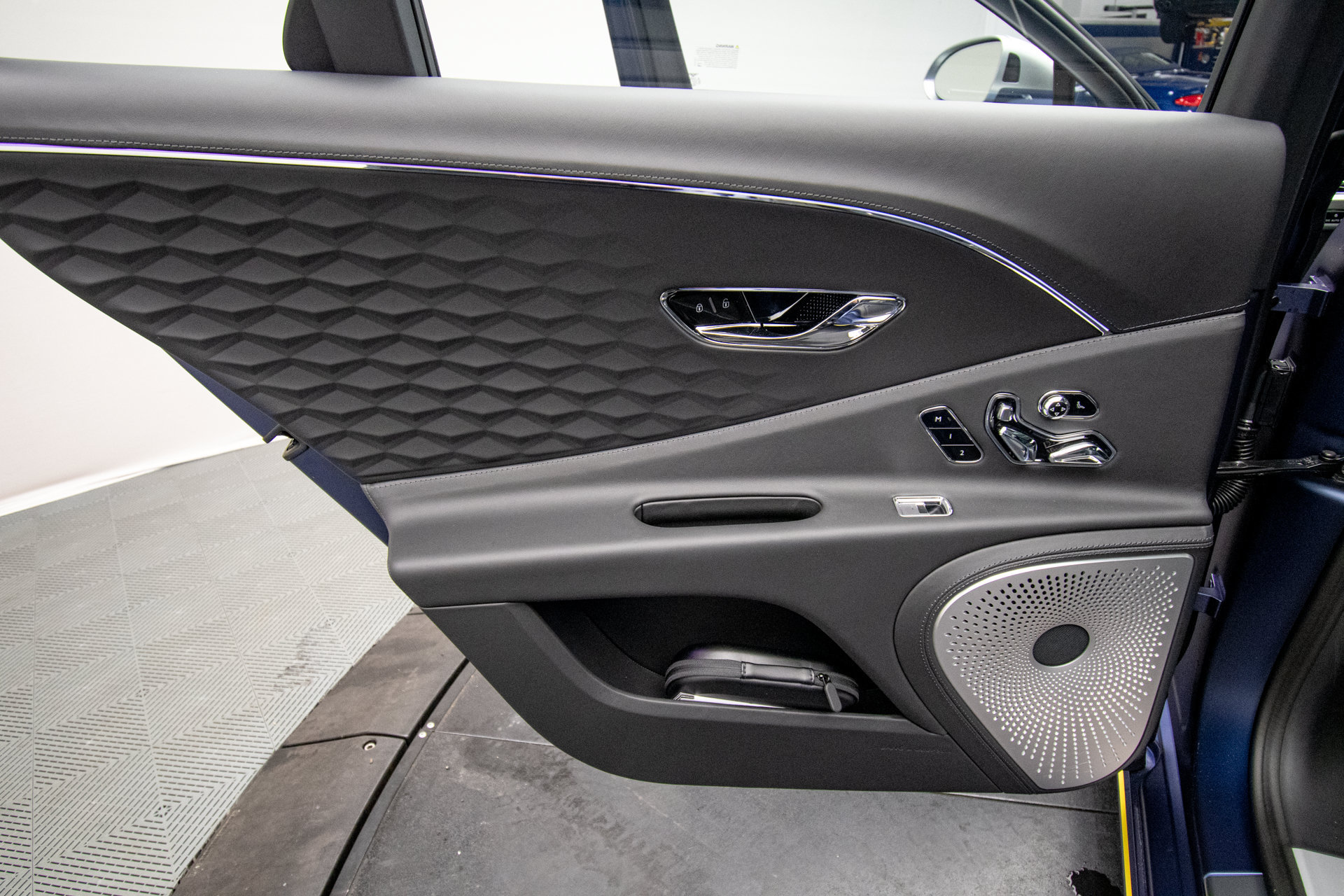 New 2026 Bentley Flying Spur Plug-In Hybrid AWD/4WD image 53