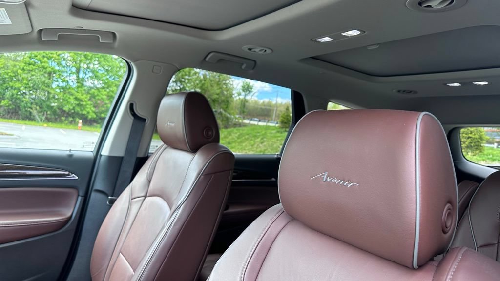 Used 2018 Buick Enclave Avenir w/ Avenir Technology Package AWD/4WD image 14