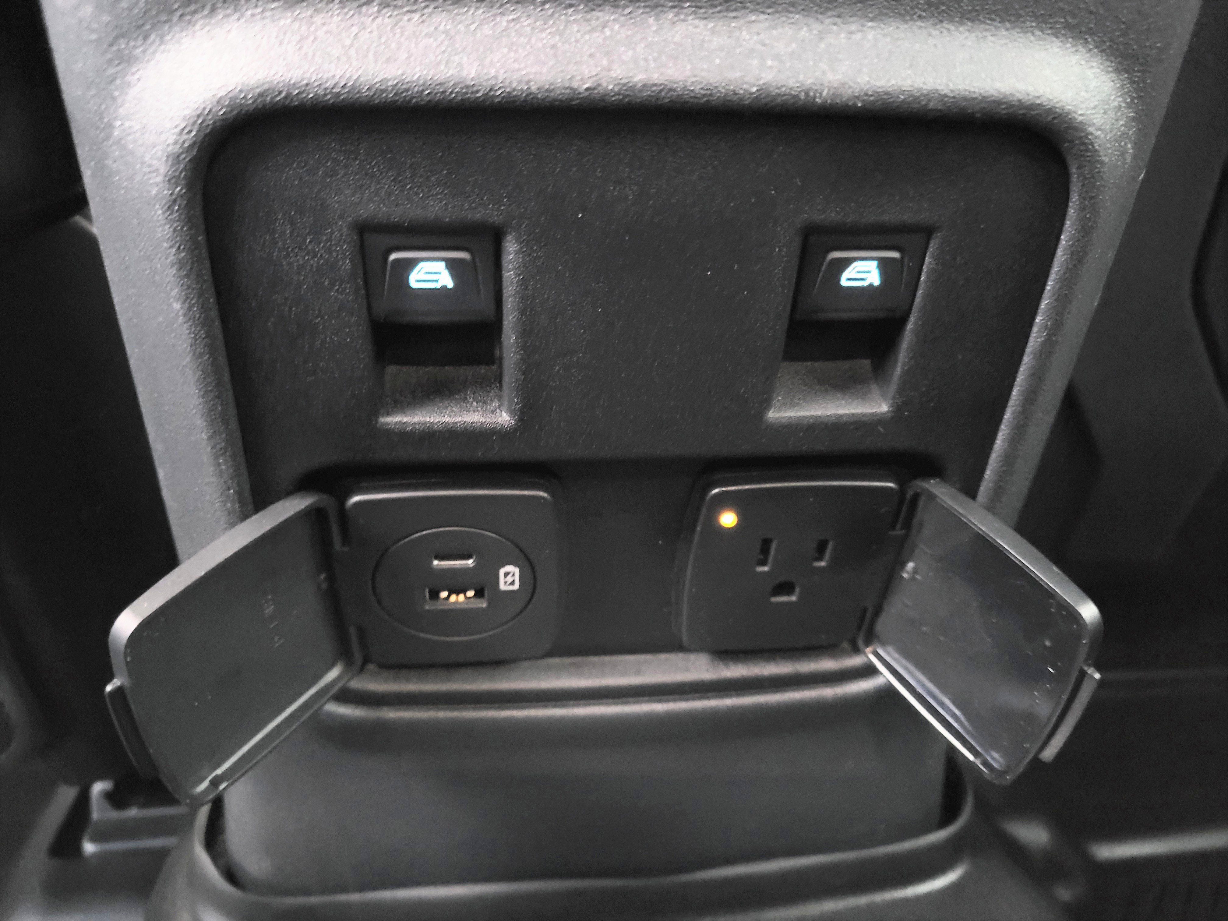 Used 2023 Ford Bronco Badlands image 16