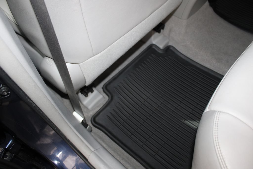 Used 2015 Toyota Camry XLE w/ Moonroof Package FWD image 52