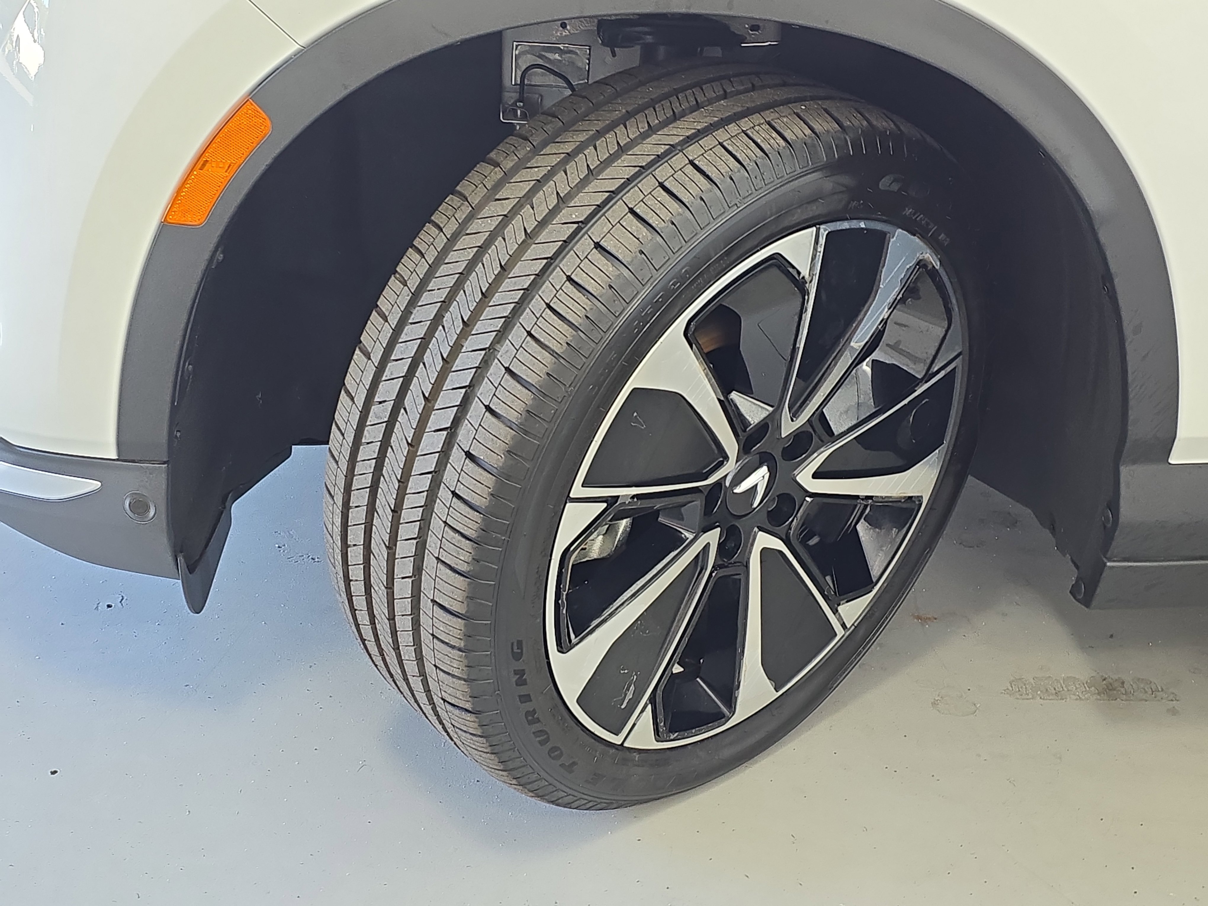 New 2025 VinFast VF 8 Plus image 28