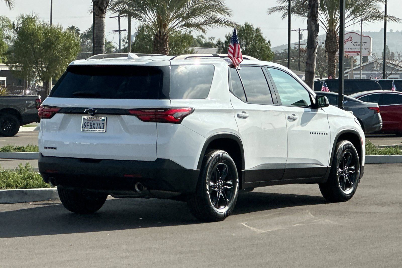Certified 2023 Chevrolet Traverse LS w/ Midnight/Sport Edition image 4