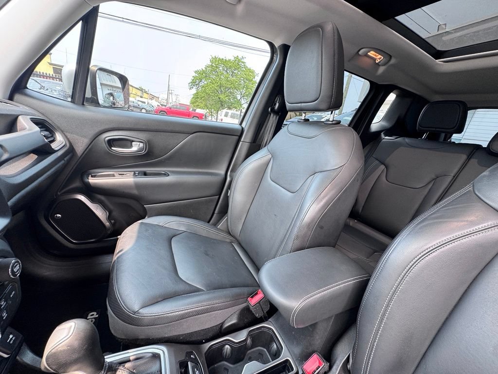 Certified 2018 Jeep Renegade Limited w/ UConnect 8.4 Nav Group AWD/4WD image 14