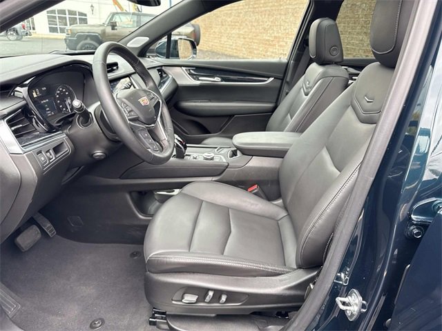 Certified 2025 Cadillac XT5 Premium Luxury image 16