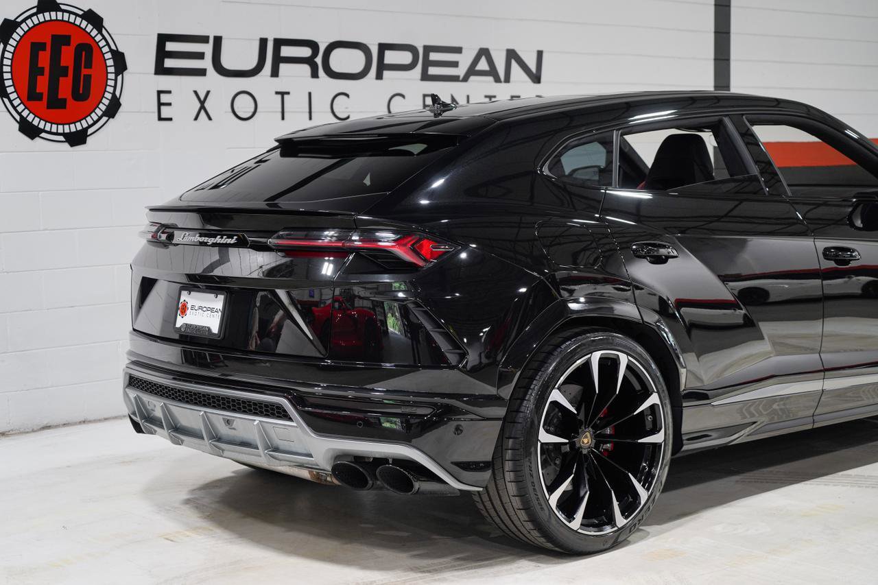 Used 2020 Lamborghini Urus AWD/4WD image 3