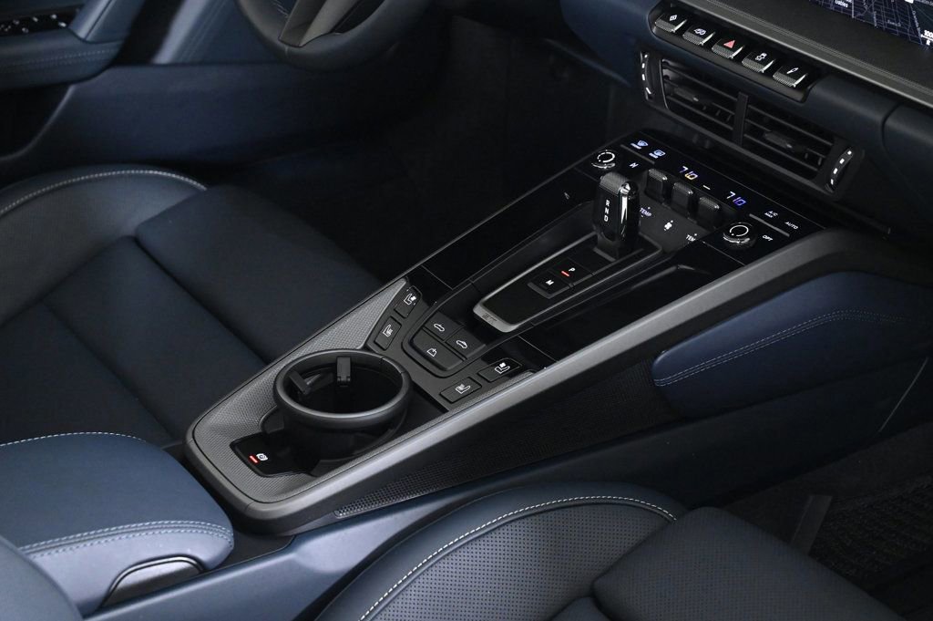 Used 2025 Porsche 911 Carrera image 25