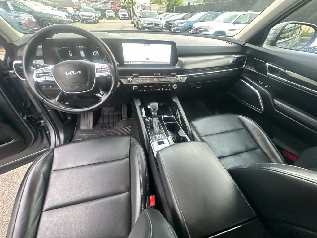 Used 2024 Kia Telluride LX AWD/4WD image 27