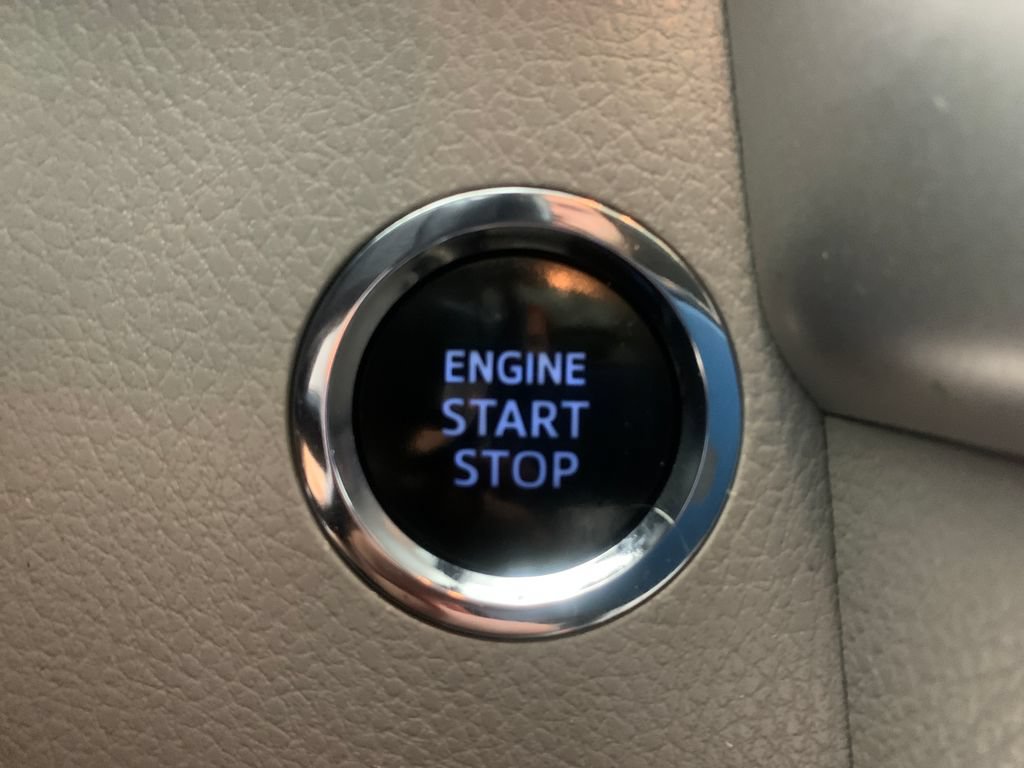 Used 2019 Toyota Highlander XLE AWD/4WD image 28