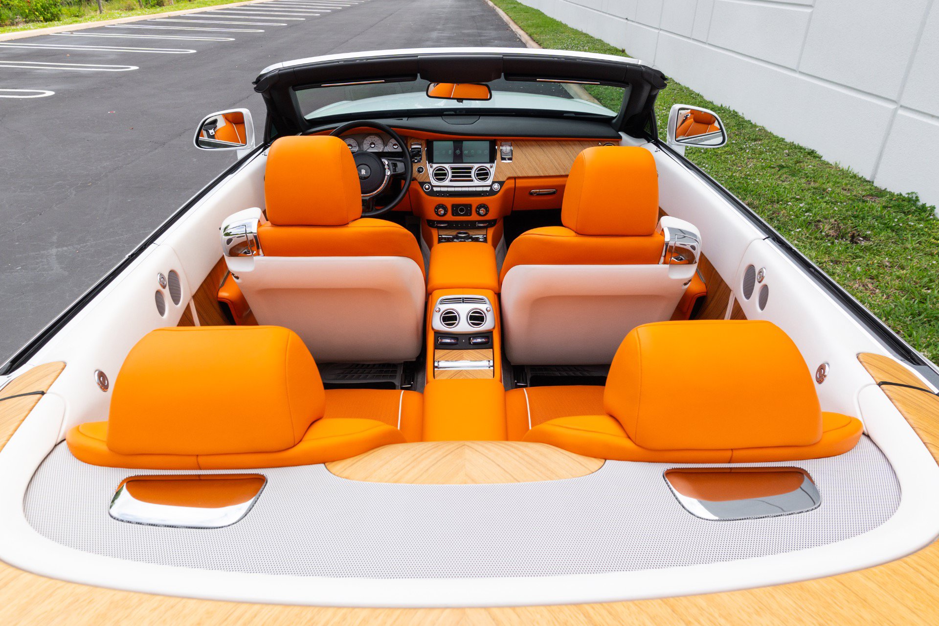 Used 2017 Rolls-Royce Dawn RWD image 97