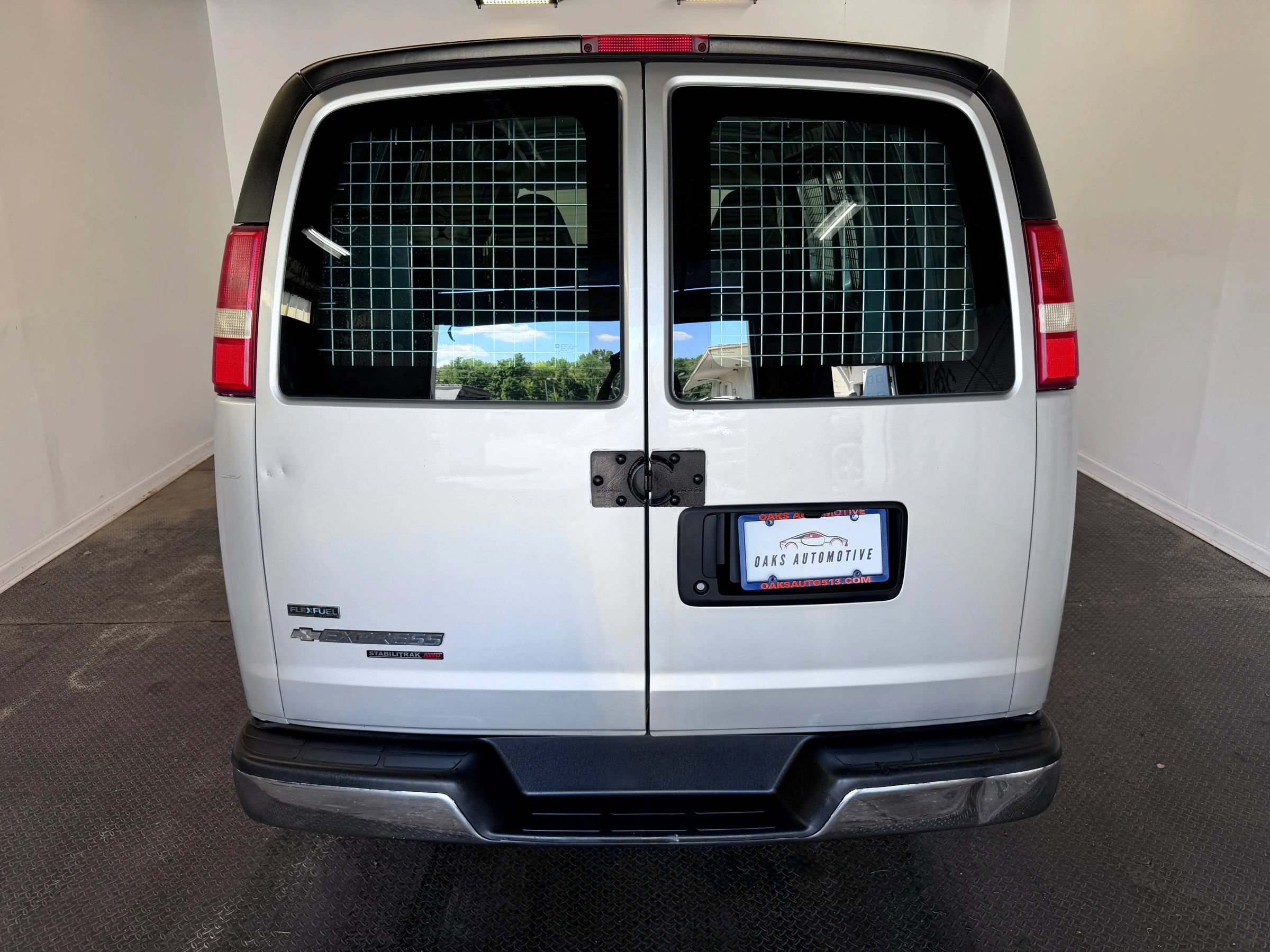 Used 2012 Chevrolet Express 1500 AWD w/ Power Package image 6