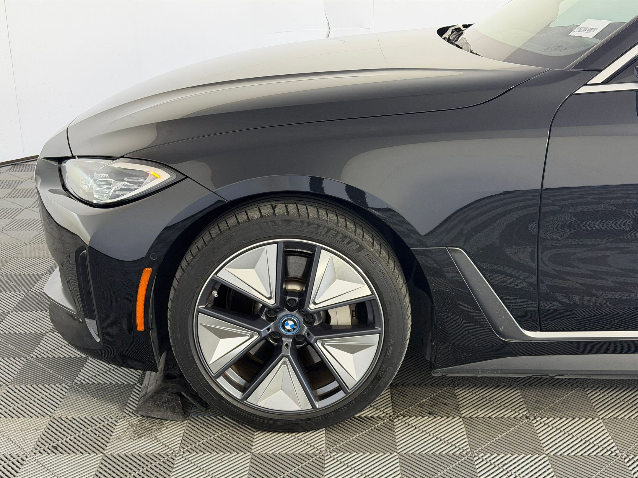 Used 2023 BMW i4 eDrive35 w/ Premium Package RWD image 11