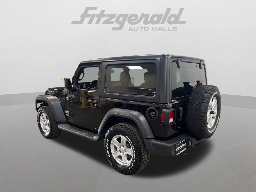 Used 2018 Jeep Wrangler Sport AWD/4WD image 3