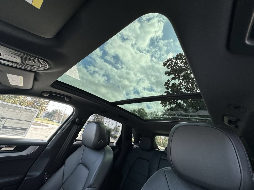 Certified 2026 Porsche Cayenne AWD/4WD image 18