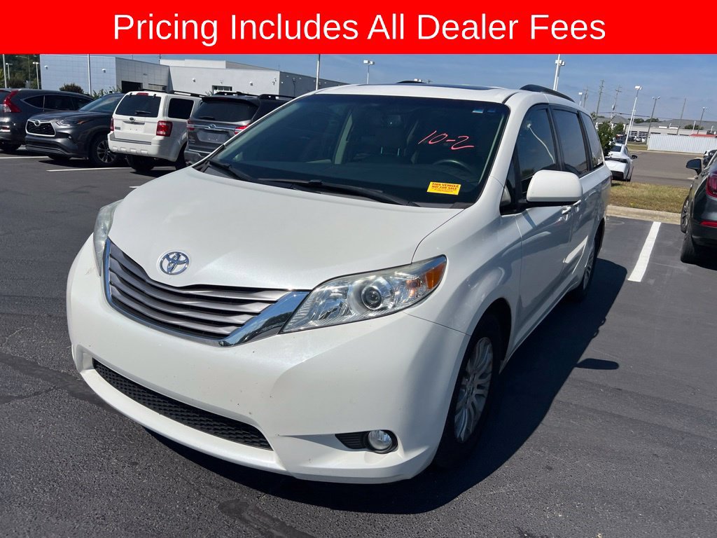 Used 2017 Toyota Sienna XLE FWD image 8