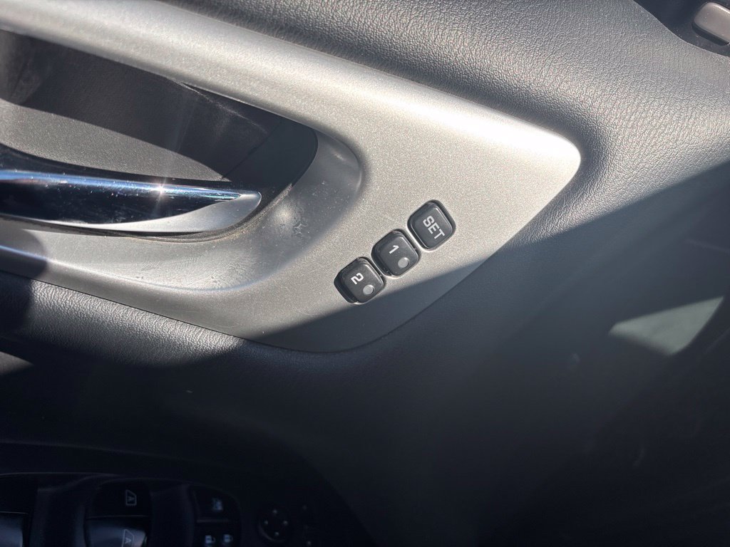 Used 2017 Nissan Pathfinder 4WD image 14