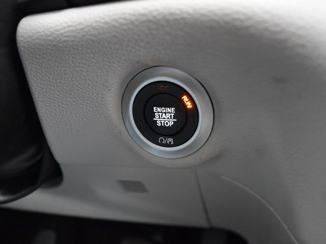 Used 2023 Chrysler Pacifica Limited FWD image 19