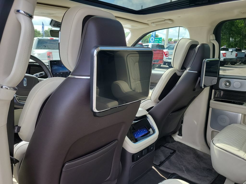 Certified 2023 Lincoln Navigator L Black Label AWD/4WD image 11