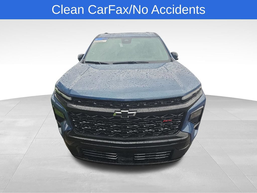 Used 2026 Chevrolet Traverse RS FWD image 2