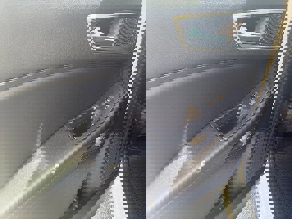 Used 2024 Ford Edge SEL w/ Convenience Package image 23