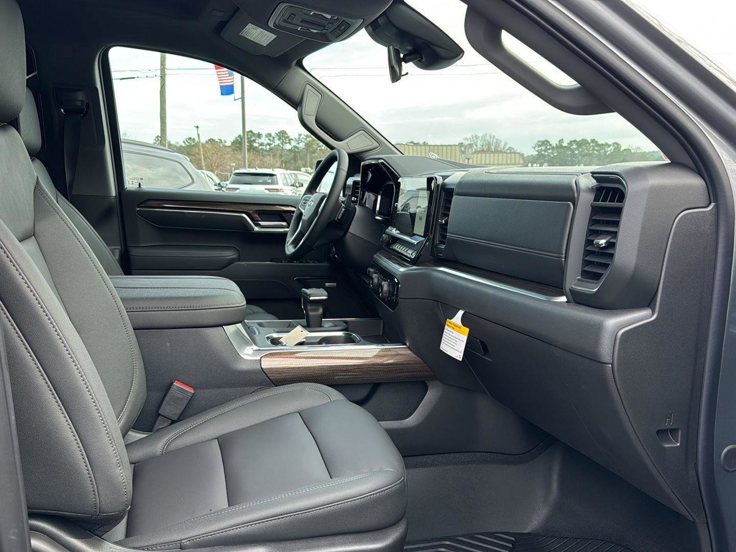 Used 2026 Chevrolet Silverado 1500 LT Trail Boss w/ LT Trail Boss Premium Package image 10