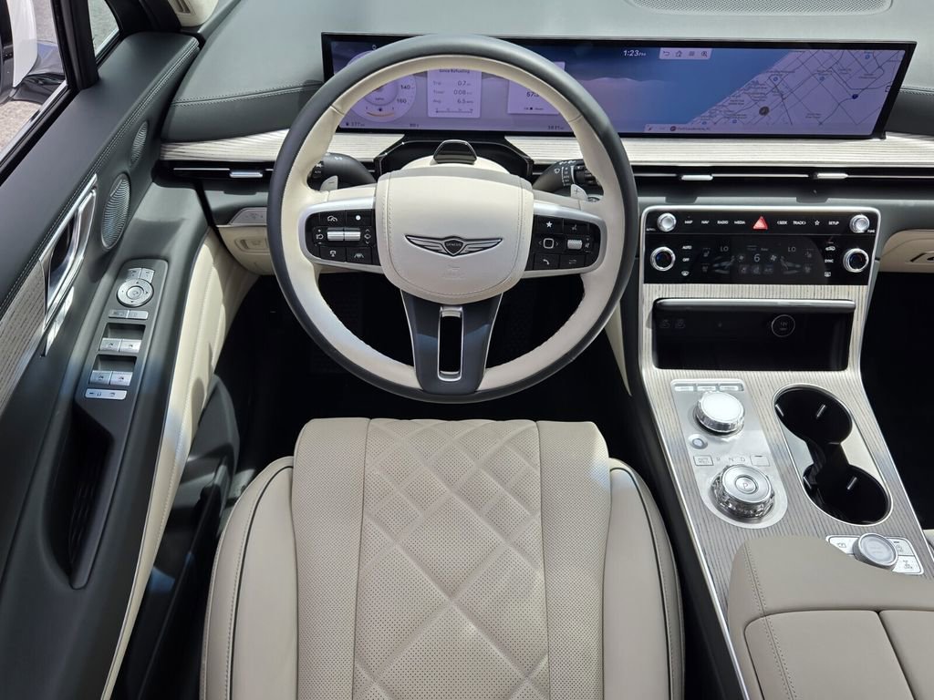 Used 2025 Genesis GV80 3.5T Prestige image 13