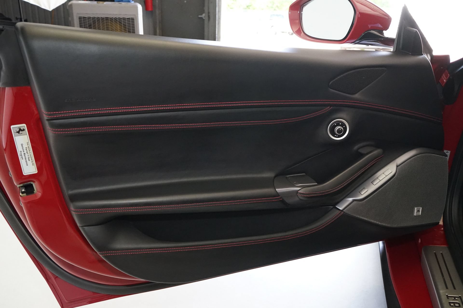 Used 2019 Ferrari Portofino RWD image 18