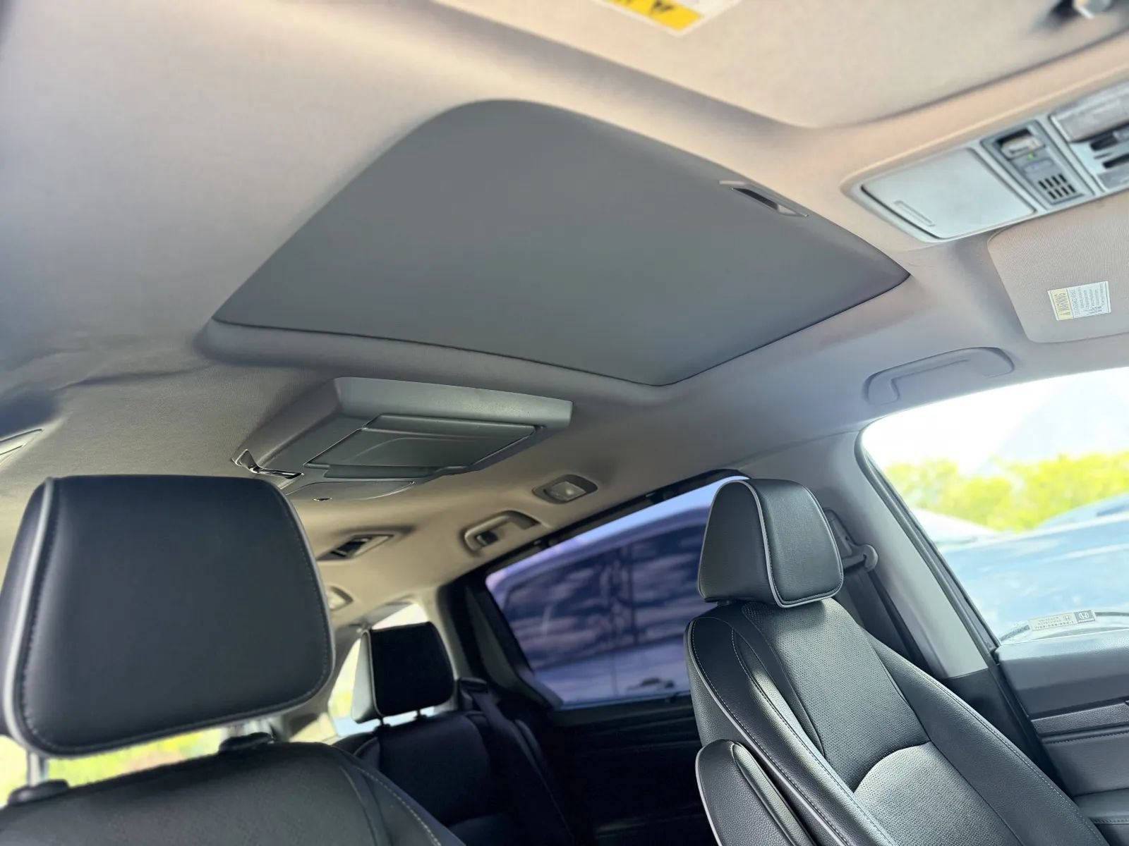 Used 2024 Honda Odyssey Elite image 14