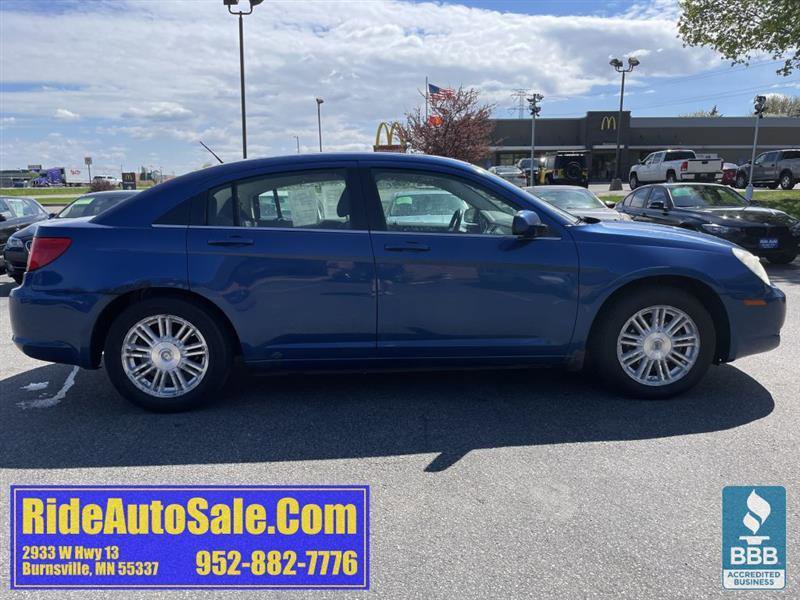 Used 2009 Chrysler Sebring Touring w/ Electronics Convenience Group FWD image 4