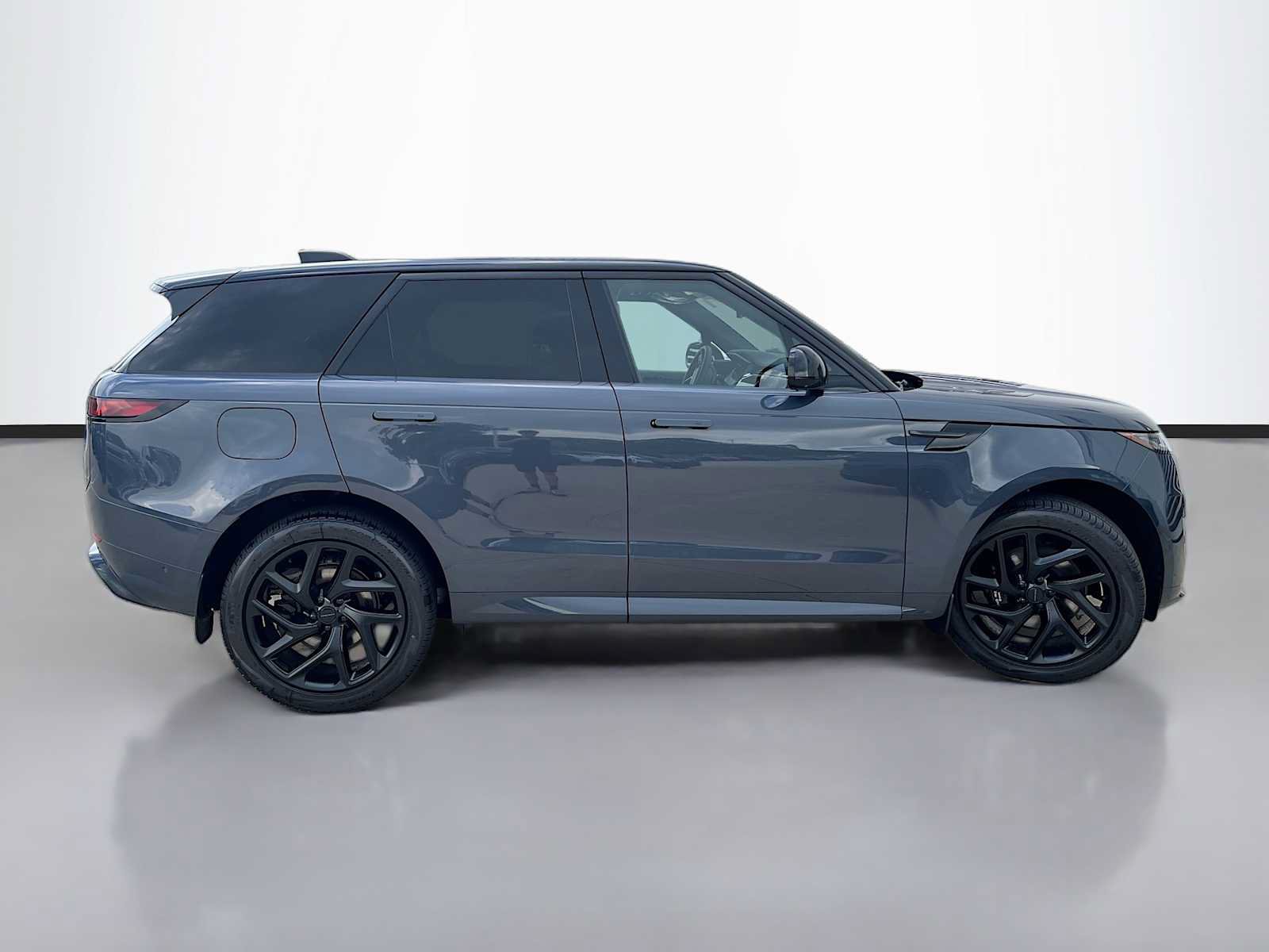 New 2026 Land Rover Range Rover Sport Dynamic SE AWD/4WD image 7